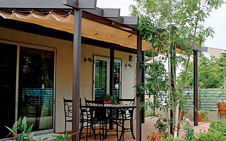 J/EUポーチを見る